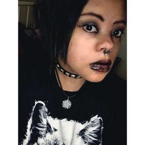 Meet your Posher, Ari